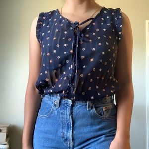Navy blue sheer floral top 🌸